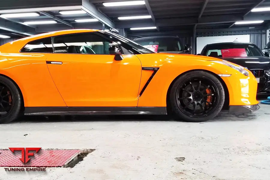NISSAN GTR R35 CBA/DBA ZEL STYLE CARBON FIBER SIDE SKIRTS BSD