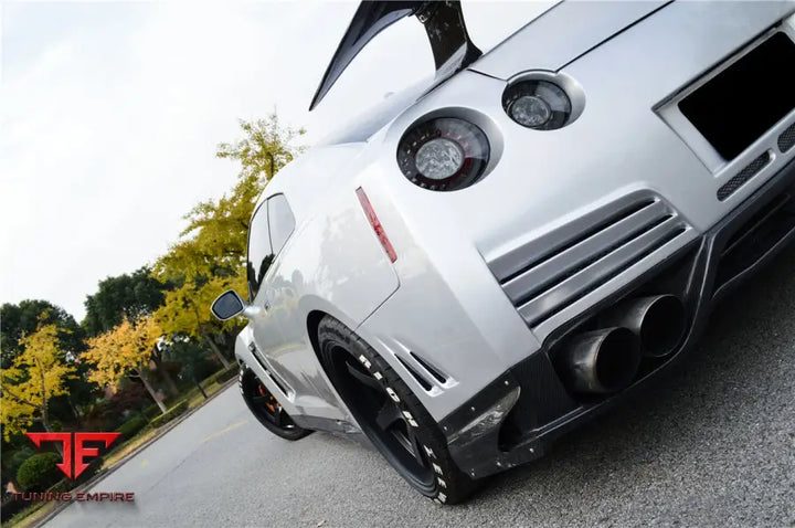 NISSAN GTR R35 DBA & EBA VA STYLE REAR BUMPER WITH DIFFUSER AND LED LIGHT BSD