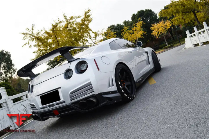 NISSAN GTR R35 DBA VA STYLE REAR DIFFUSER WITH LED LIGHT BSD