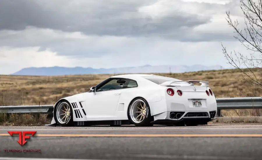NISSAN GTR WIDE BODY