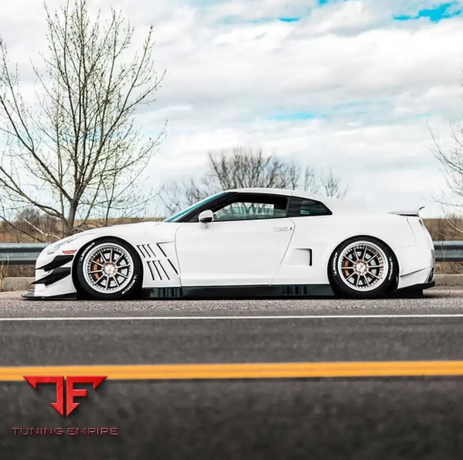 NISSAN GTR WIDE BODY