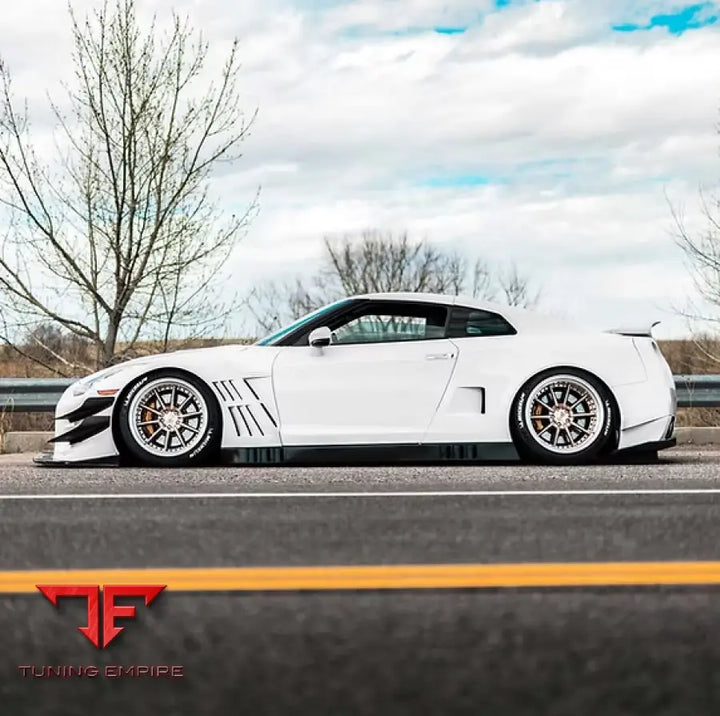 NISSAN GTR WIDE BODY