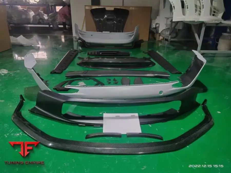 PORSCHE 911 992 UPGRADE TO GT3 992 DRY CARBON BODY KIT