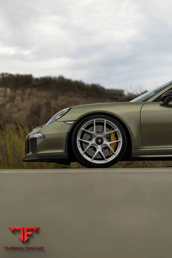 PORSCHE 911 R FORGED WHEELS AND EXHAUST SYSTEM