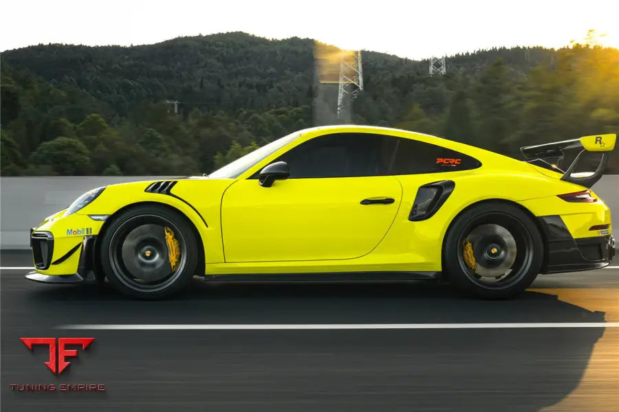 PORSCHE 991 / TURBO S GT2RS CARBON FIBER SIDE SKIRTS BSD