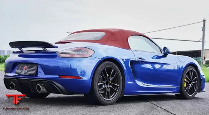 PORSCHE CAYMAN 981 GT4 CARBON FIBER PARTS