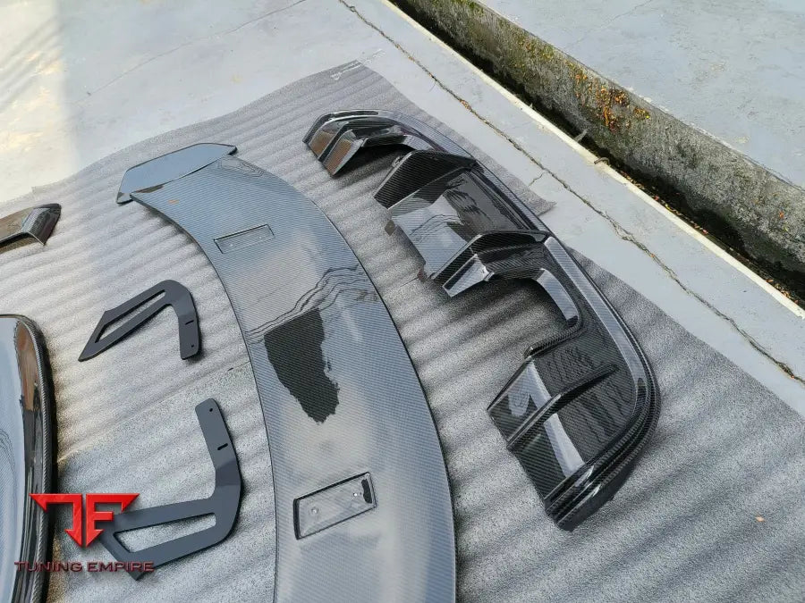 PORSCHE CAYMAN 718 982 TO GT4 CARBON CONVERSION BODY KIT