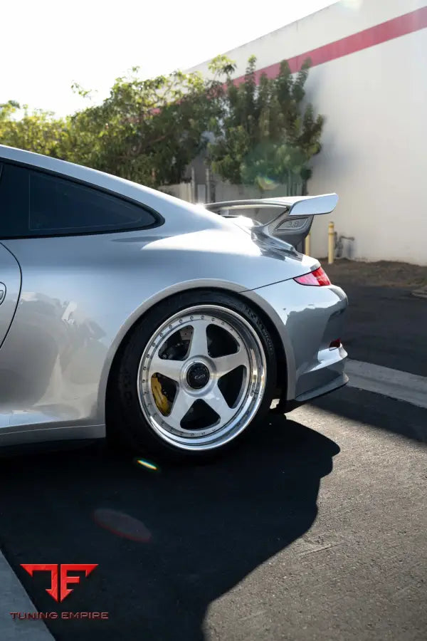 PORSCHE GT3 FORGED WHEELS AND EXHAUST SYSTEM