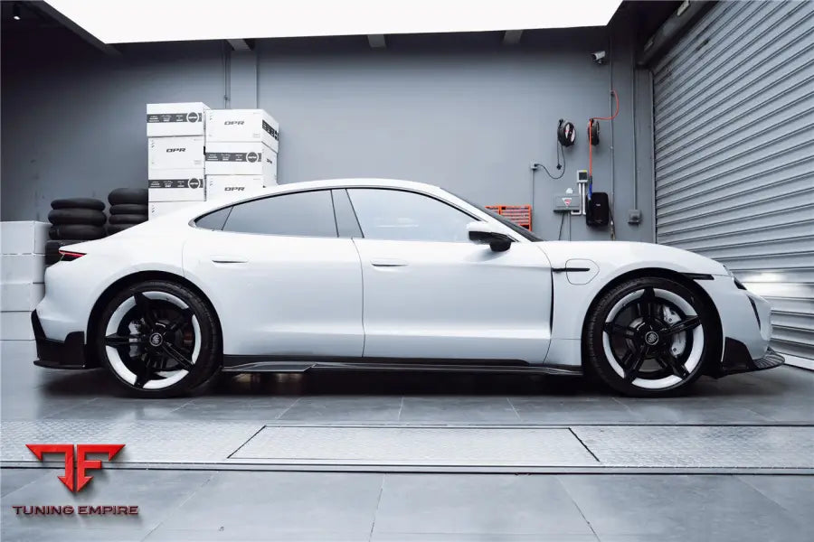 PORSCHE TAYCAN & 4 & 4S & GTS & TURBO CADO STYLE SIDE SKIRTS BSD