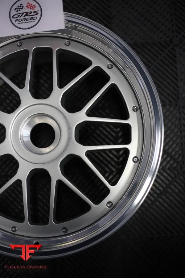 PORSCHE WHEEL GT-RS 61