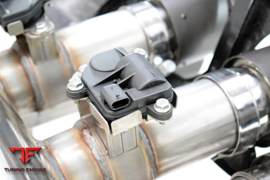 QUICKSILVER BMW M4 G82 G83 (2021 ON) CENTRE EXIT SPORT EXHAUST WITH SOUND ARCHITECT™ INC. CARBON DIFFUSOR KIT WITH OR