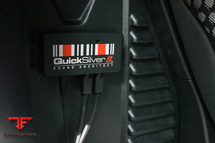 QUICKSILVER LAND ROVER DEFENDER P525 P425 V8 90 110 OR 130 - SUPERSPORT SYSTEM WITH SOUND ARCHITECT™ (2021 ON)