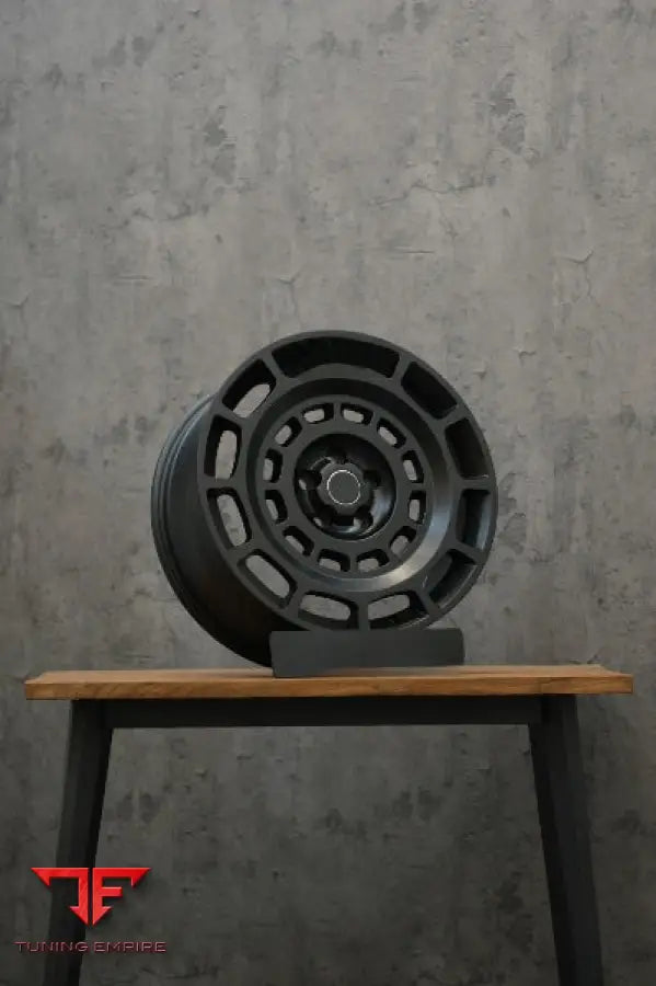 RANGE ROVER WHEEL DEFENDER 110