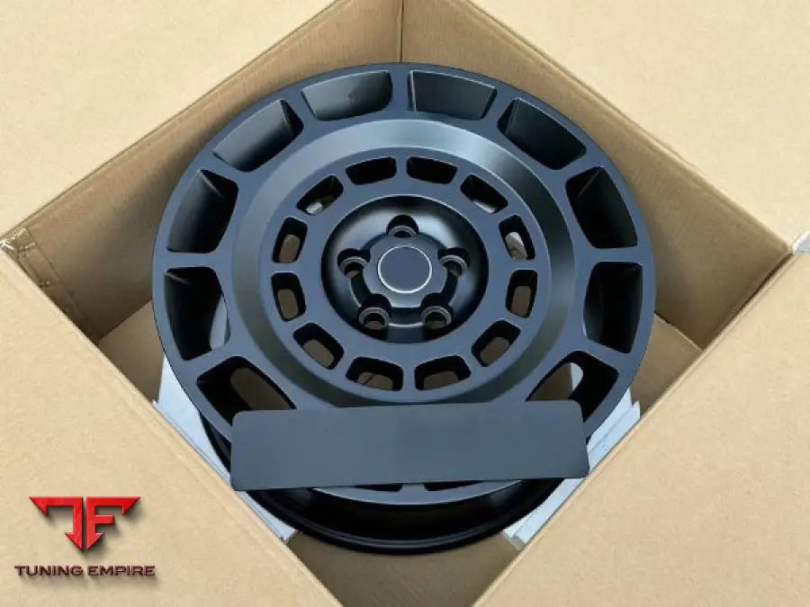 RANGE ROVER WHEEL DEFENDER 110