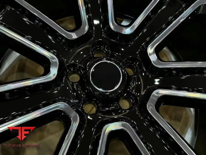 RANGE ROVER WHEEL DEFENDER 110