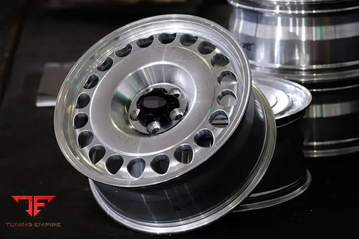 RANGE ROVER WHEEL DEFENDER 2020+