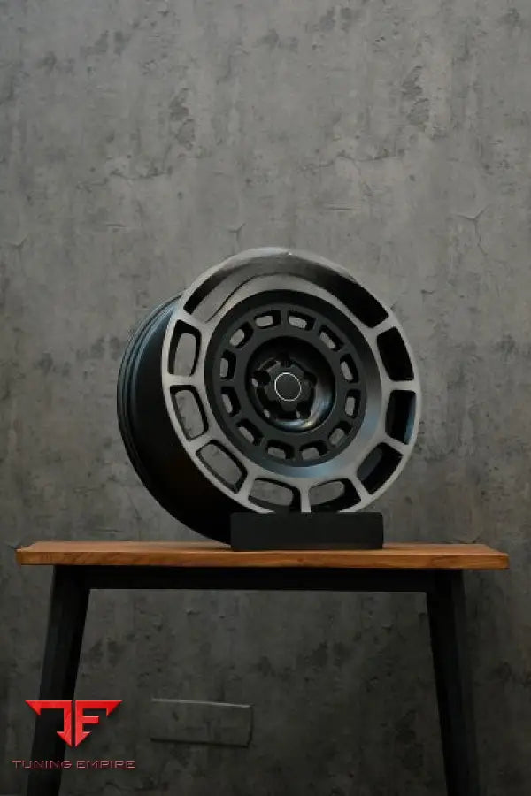 RANGE ROVER WHEEL DEFENDER 90 V8 2025