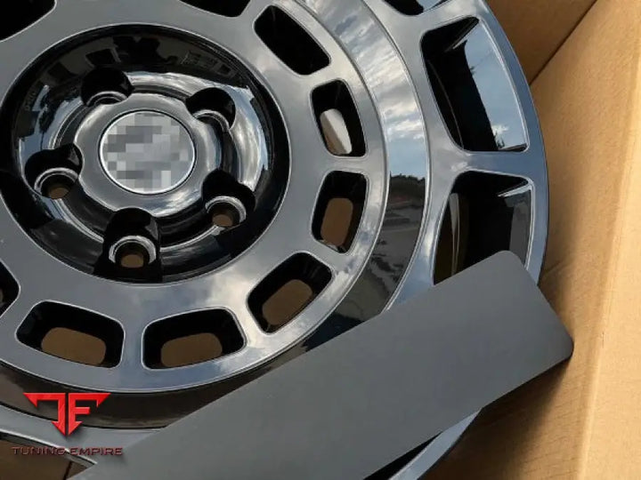 RANGE ROVER WHEEL DEFENDER OCTA L663 2025