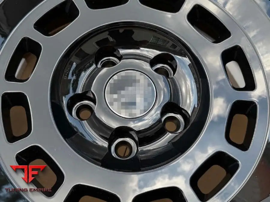 RANGE ROVER WHEEL DEFENDER OCTA L663 2025