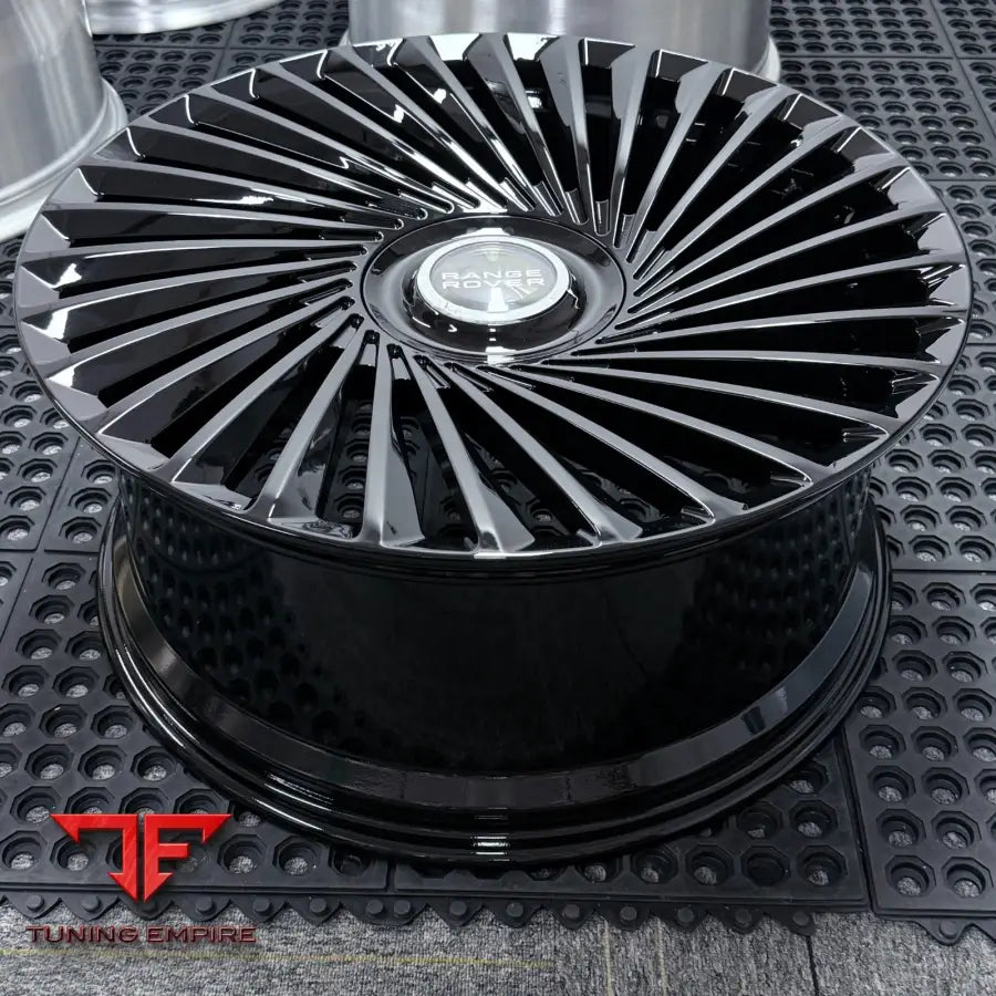 RANGE ROVER FORGED WHEELS - DIRECTIONAL DESIGN