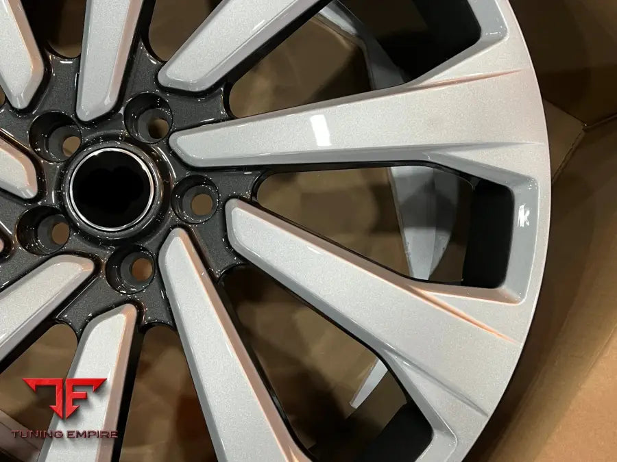 RANGE ROVER WHEEL L460 SILVER ALLOY T26