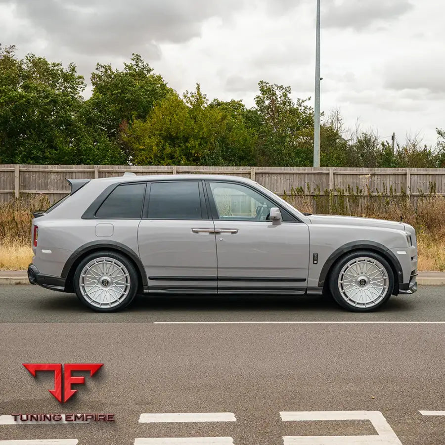 ROLLS ROYCE CULLINAN CARBON FIBER PARTS
