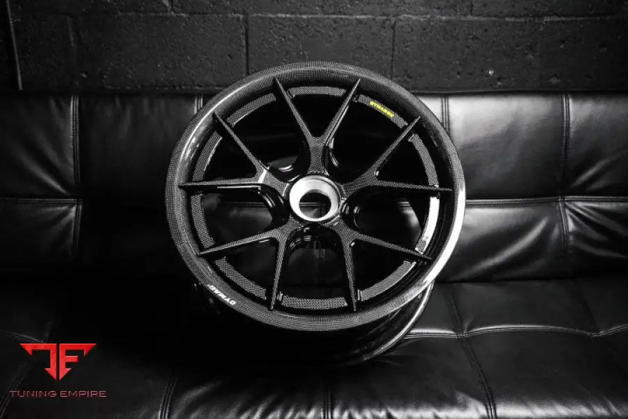STRASSE SM5R CARBON