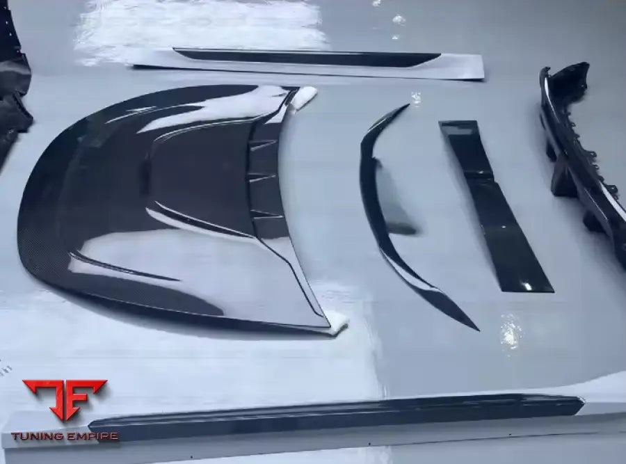 TESLA MODEL Y CARBON BODY KITS PARTS