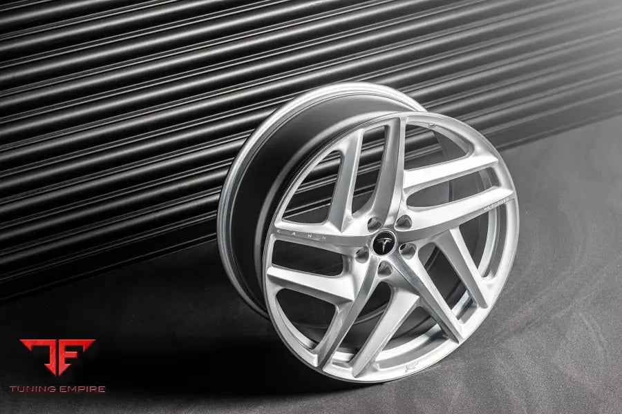TESLA MODEL Y KAHN FORGED ALLOY WHEELS