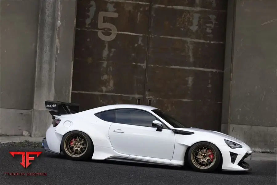 TOYOTA A86 ZN6 BODY KIT WITH WHEELS