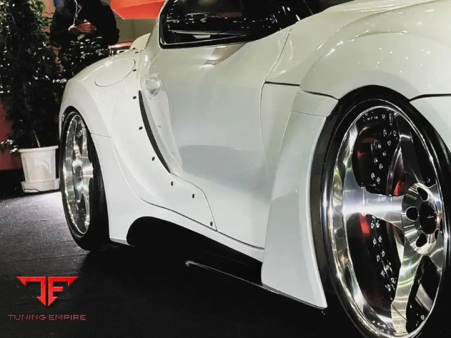 TOYOTA SUPRA A90 2019 + AUTHENTIC VEILSIDE VSF90R BODY KIT
