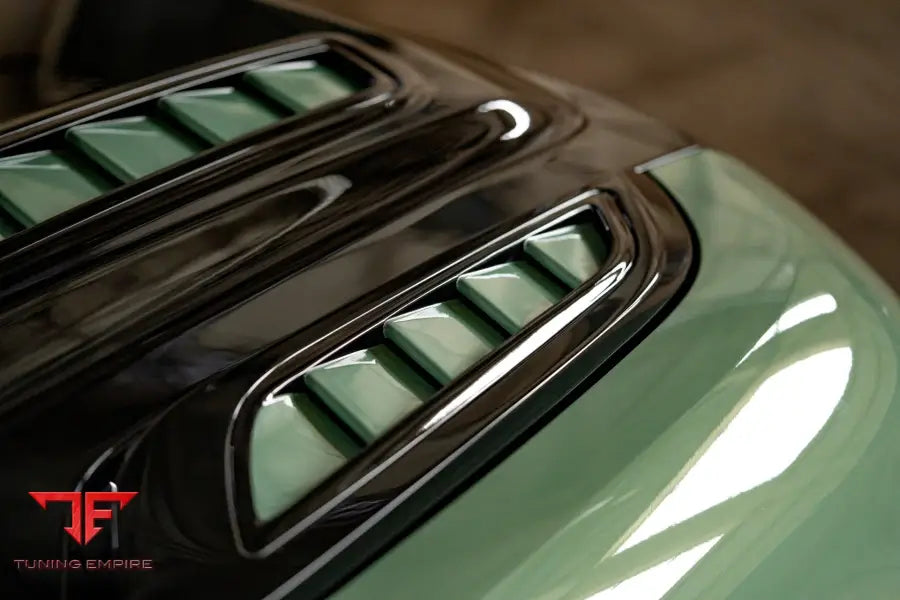 URBAN LAND ROVER 75TH ANNIVERSARY DEFENDER