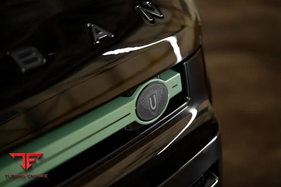 URBAN LAND ROVER 75TH ANNIVERSARY DEFENDER