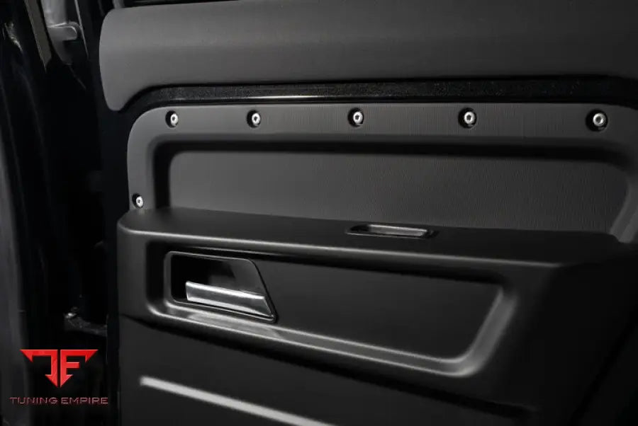 URBAN LAND ROVER DEFENDER HARDTOP 90 110