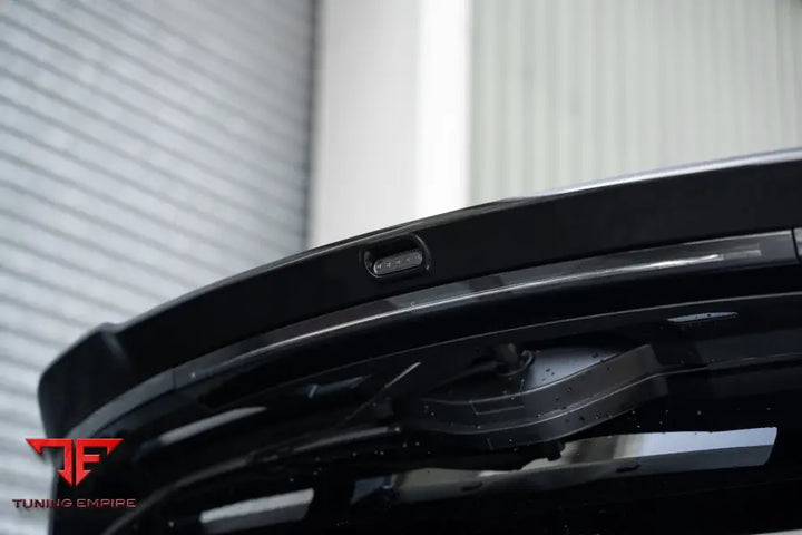 URBAN LAND ROVER DISCOVERY