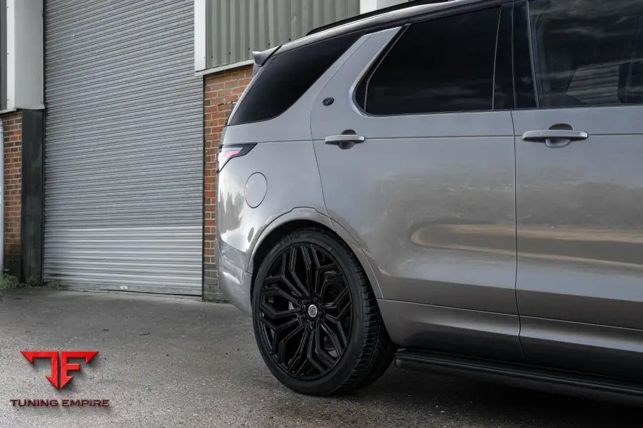 URBAN LAND ROVER DISCOVERY