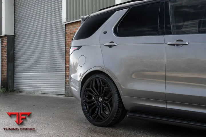 URBAN LAND ROVER DISCOVERY