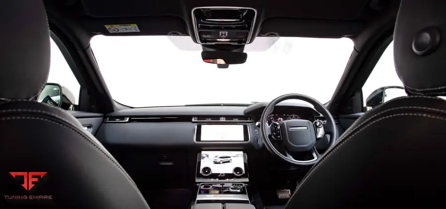 URBAN RANGE ROVER VELAR