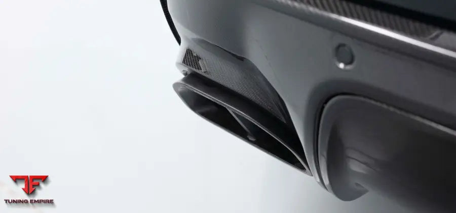 URBAN RANGE ROVER VELAR