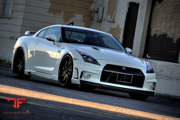 WALD NISSAN GT-R R35