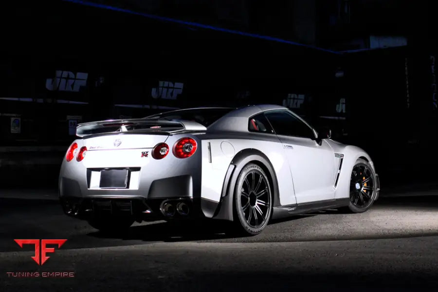 WALD NISSAN GT-R R35